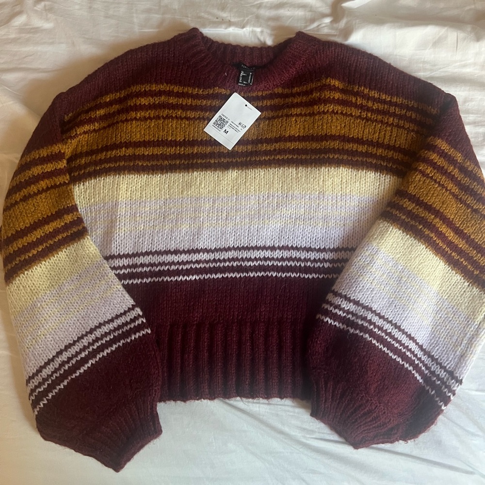 Forever 21 NWT burgundy and gold cropped sweater